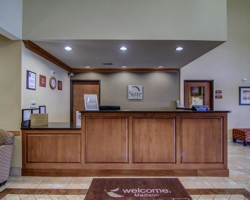 Hotel Mainstay - Monona 3*